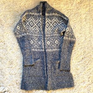 Abercrombie & Fitch | Sweater Duster in White and Blue | Size XS